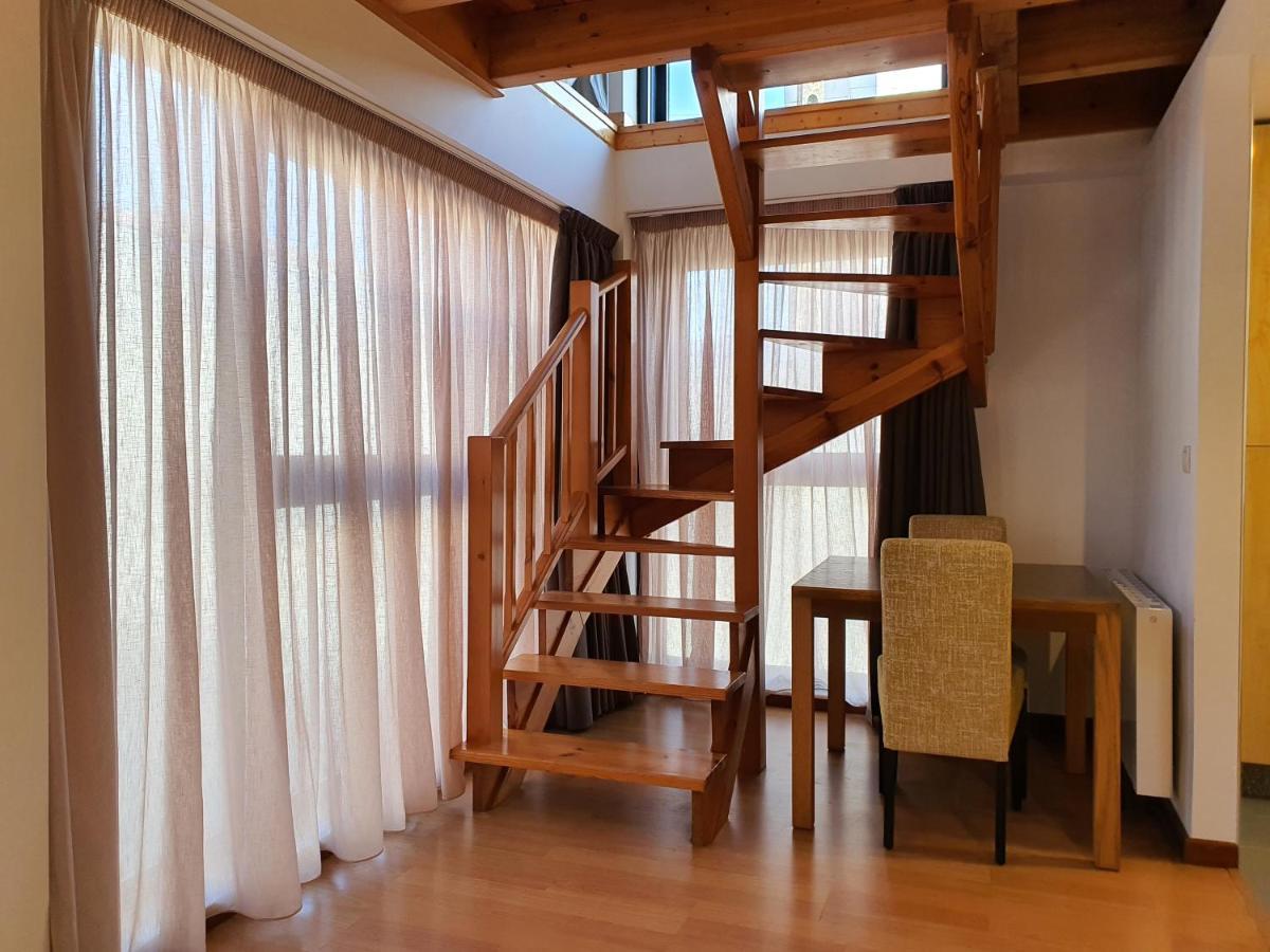 Apartamentos Ciudad Santiago 圣地亚哥－德孔波斯特拉 外观 照片