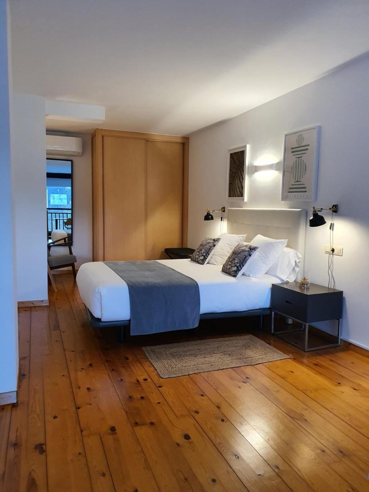 Apartamentos Ciudad Santiago 圣地亚哥－德孔波斯特拉 外观 照片