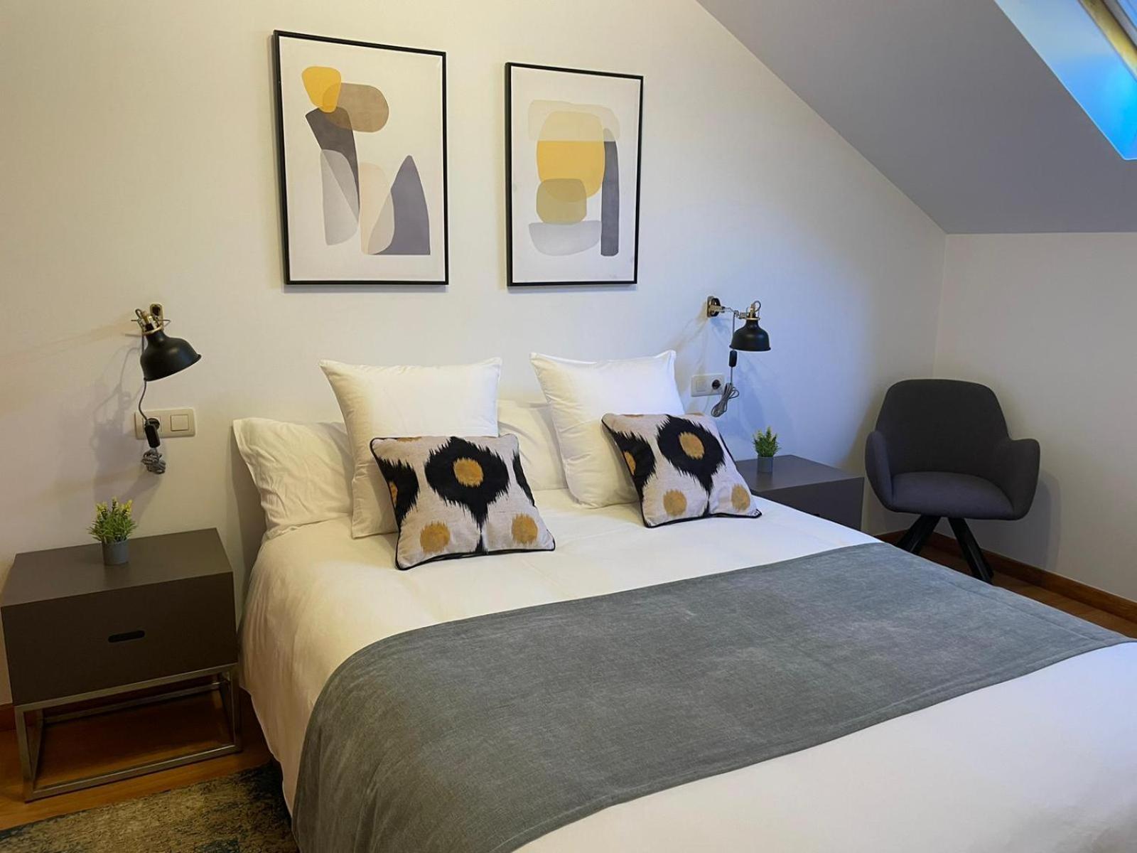 Apartamentos Ciudad Santiago 圣地亚哥－德孔波斯特拉 客房 照片