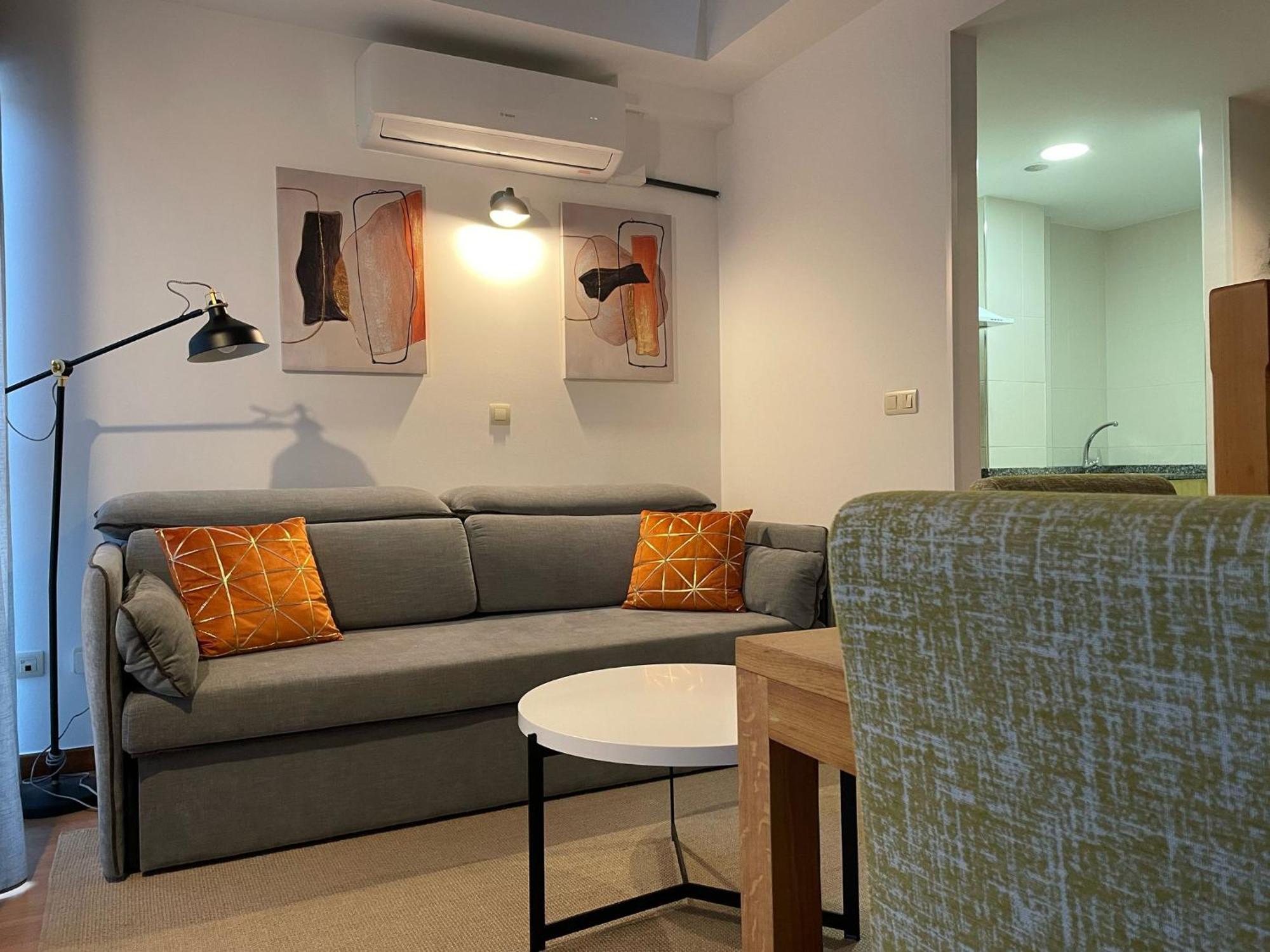 Apartamentos Ciudad Santiago 圣地亚哥－德孔波斯特拉 外观 照片